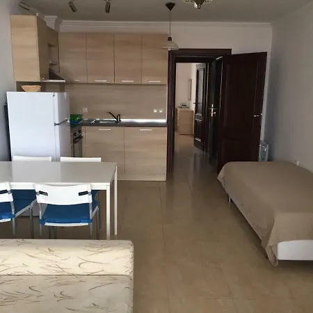 شقة Bademite Beachfront *